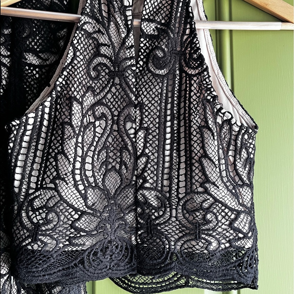 Size XS cropped top with XS matching skirt by Francesca’s, black - Picture 6 of 15